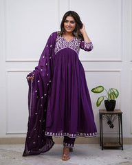 Women Embroidered Vichitra SILK kurta set